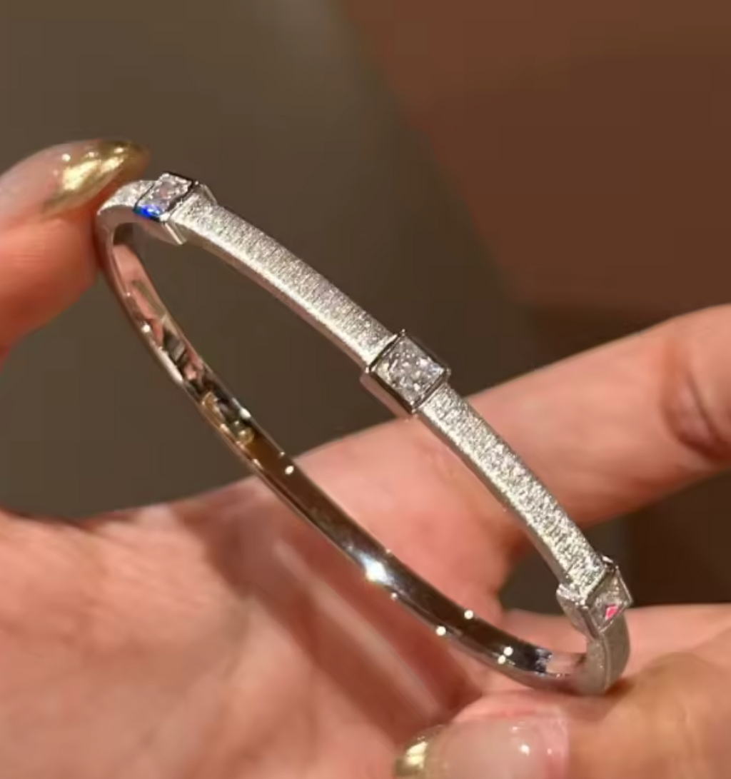 Single Zircon Luxury Bangle Bracelet for Women