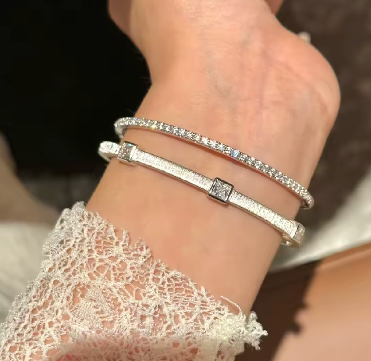 Single Zircon Luxury Bangle Bracelet for Women
