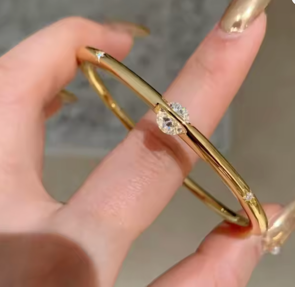 Solitaire Bangle Bracelet for Women
