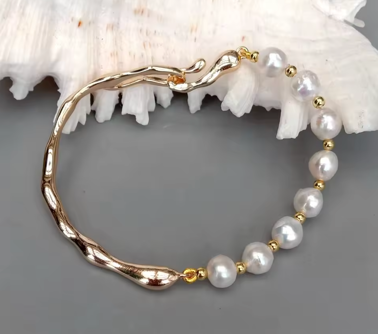 7–8mm Freshwater Cultured White Pearl Bracelet