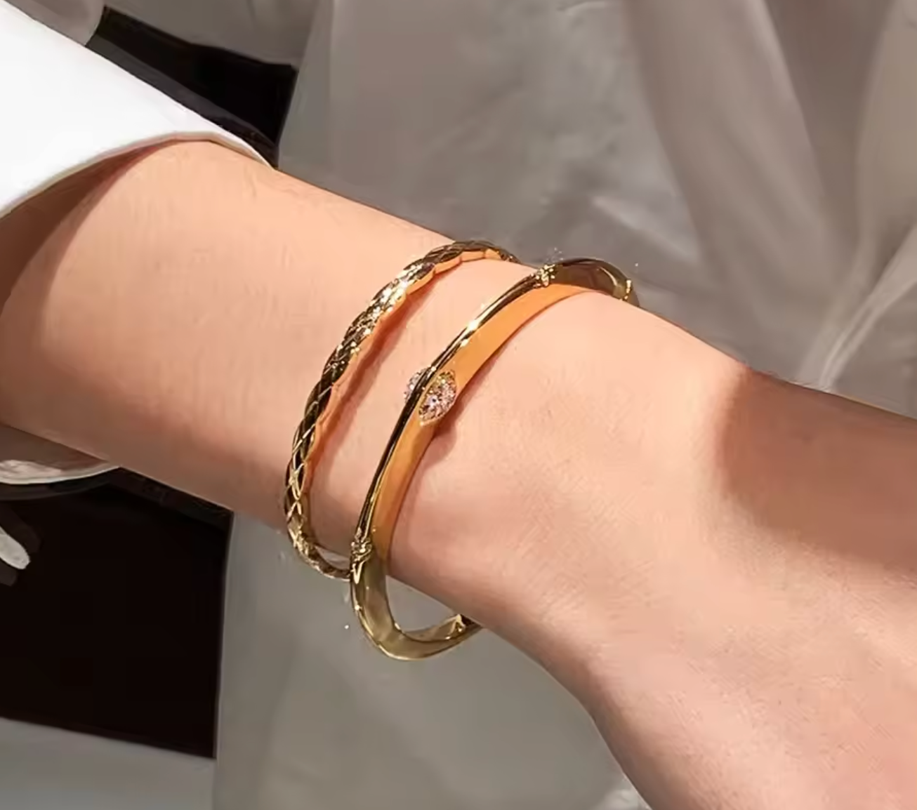 Solitaire Bangle Bracelet for Women